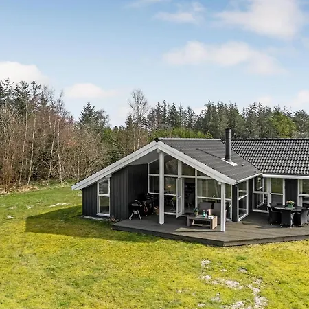 3 Bedroom Cozy In