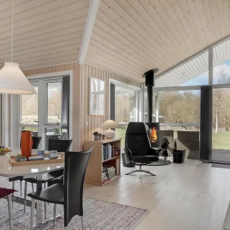 3 Bedroom Cozy In *