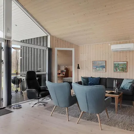 3 Bedroom Cozy In Dom wakacyjny Ålbæk