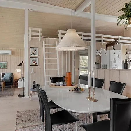3 Bedroom Cozy In *